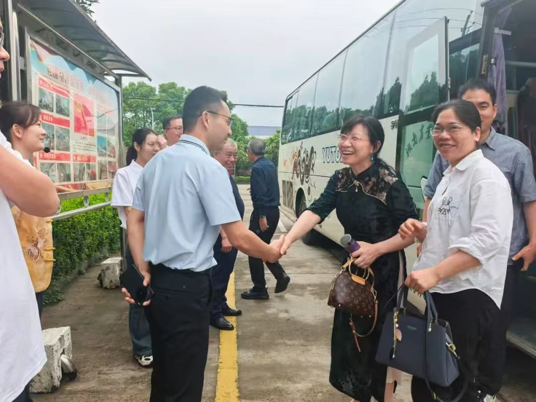 湘益茶香續(xù)薪火，校企共繪茯茶新篇——湖南農(nóng)大師生走進(jìn)益陽(yáng)茶廠開(kāi)展實(shí)踐研學(xué)