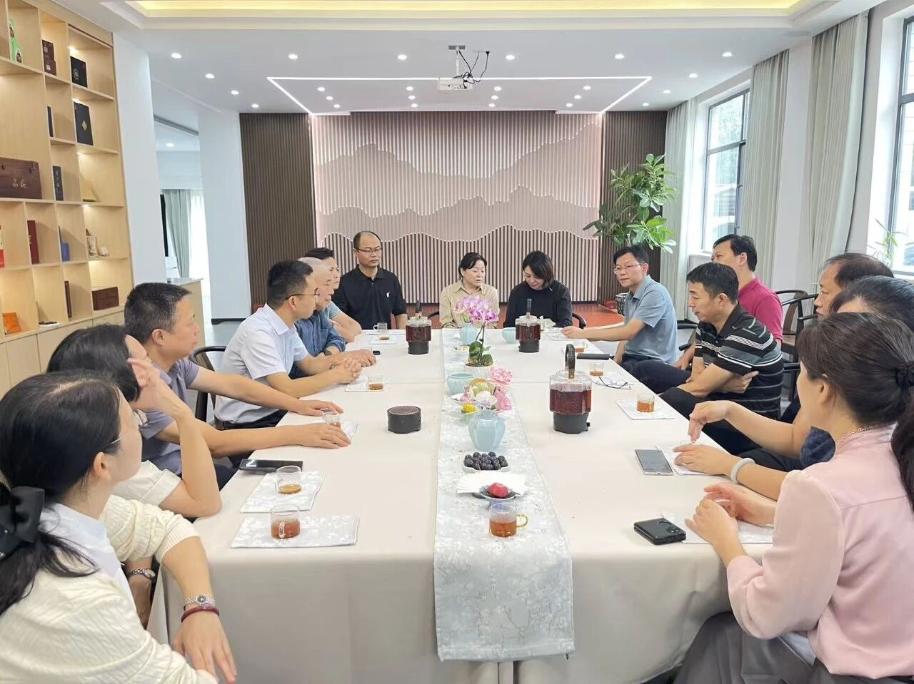 湖南省文旅廳領(lǐng)導(dǎo)蒞臨益陽(yáng)茶廠調(diào)研茯磚茶非遺技藝